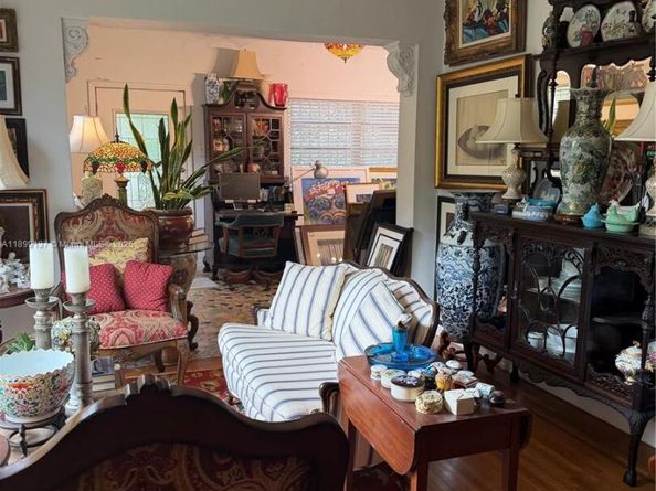 901 SW 19th Ave, Miami FL 33135