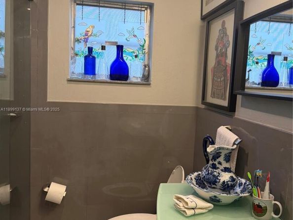 901 SW 19th Ave, Miami FL 33135