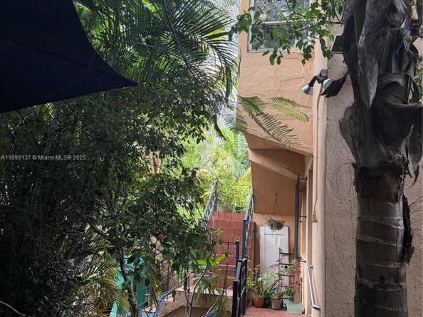 901 SW 19th Ave, Miami FL 33135