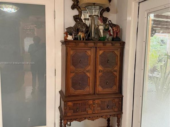 901 SW 19th Ave, Miami FL 33135