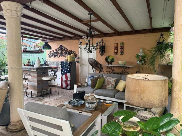 901 SW 19th Ave, Miami FL 33135