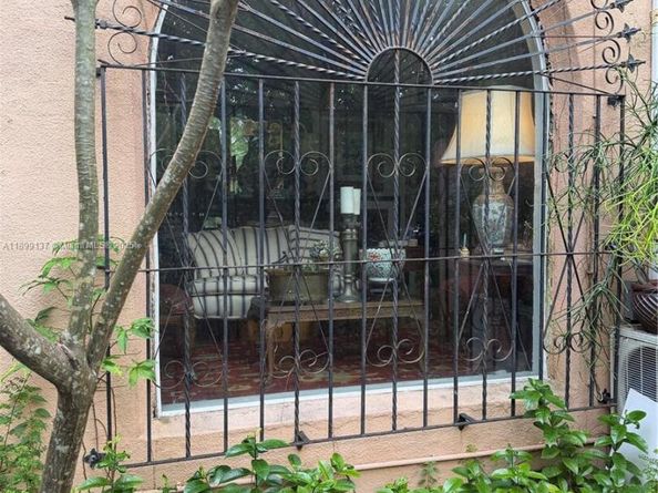 901 SW 19th Ave, Miami FL 33135