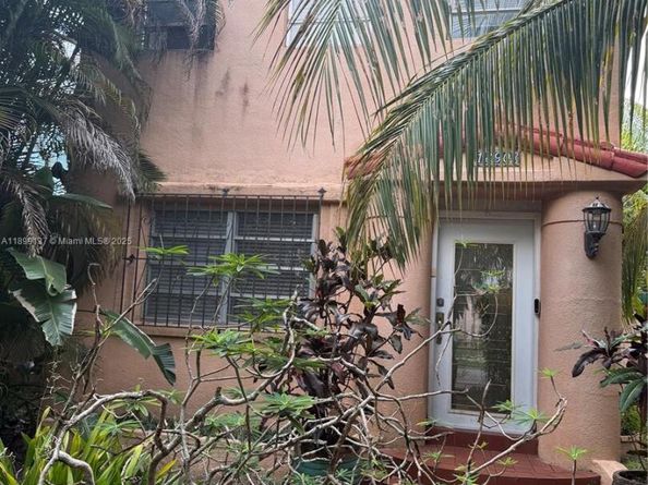 901 SW 19th Ave, Miami FL 33135