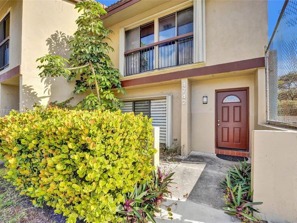 4742 Sheridan St 6, Hollywood FL 33021