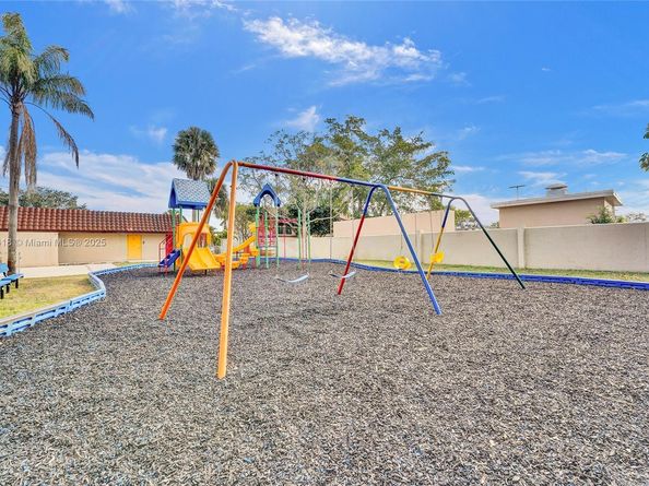 4742 Sheridan St 6, Hollywood FL 33021