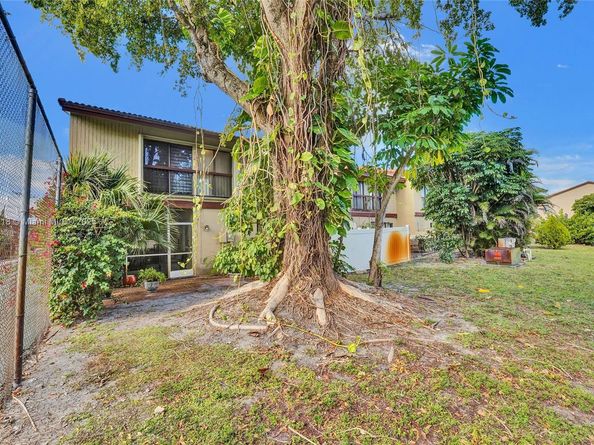4742 Sheridan St 6, Hollywood FL 33021