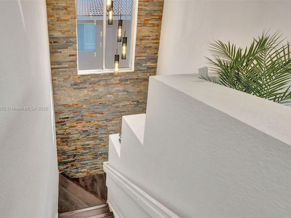 1317 Majesty Ter, Weston FL 33327