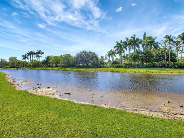 1317 Majesty Ter, Weston FL 33327