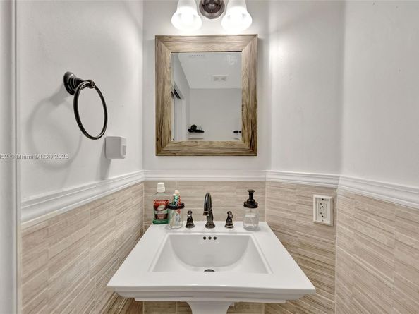 1317 Majesty Ter, Weston FL 33327