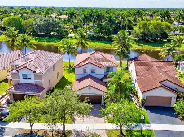 1317 Majesty Ter, Weston FL 33327