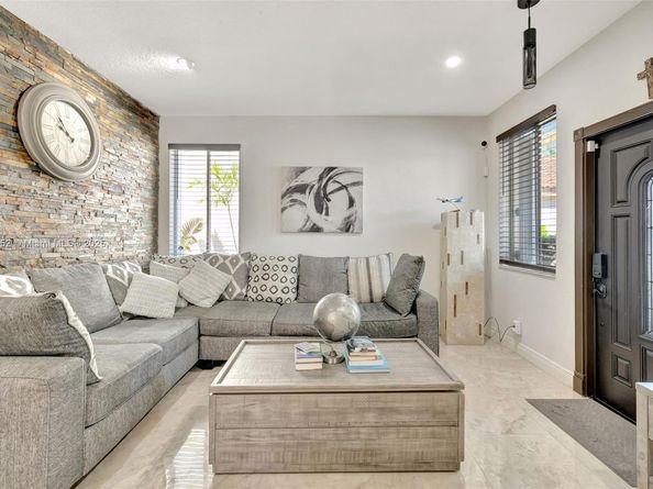 1317 Majesty Ter, Weston FL 33327