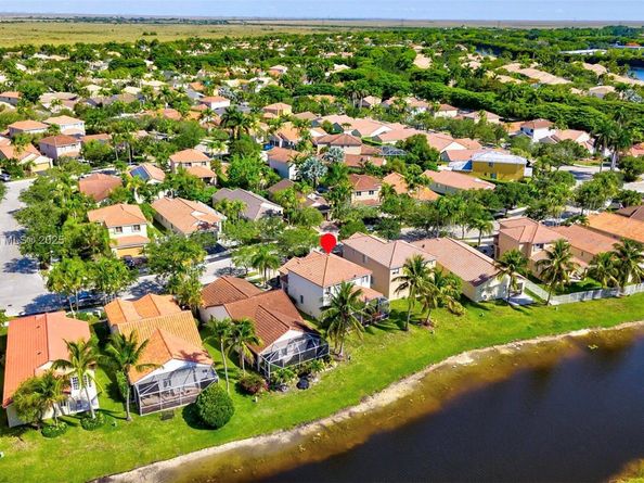 1317 Majesty Ter, Weston FL 33327