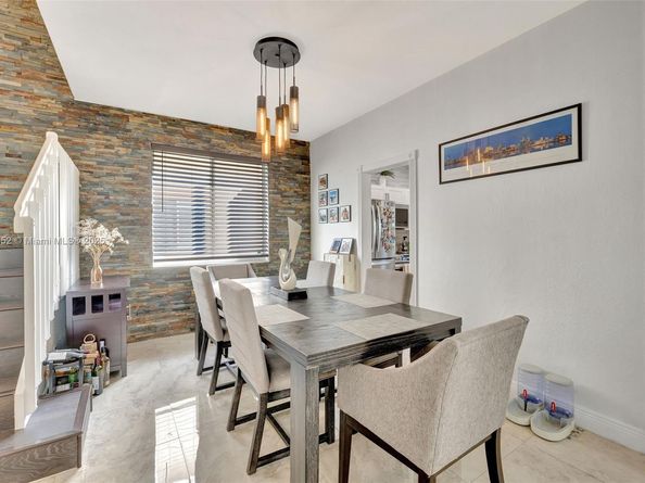1317 Majesty Ter, Weston FL 33327