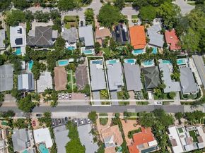 618 NE 17th Way, Fort Lauderdale FL 33304