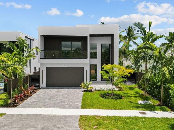 618 NE 17th Way, Fort Lauderdale FL 33304