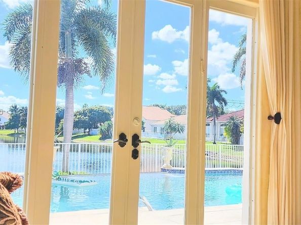 3460 SW 52nd St, Hollywood FL 33312