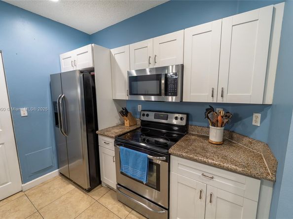 983 NE 42nd Pl, Homestead FL 33033