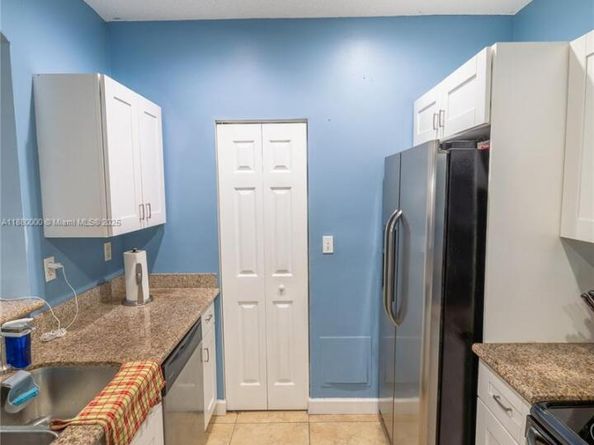 983 NE 42nd Pl, Homestead FL 33033