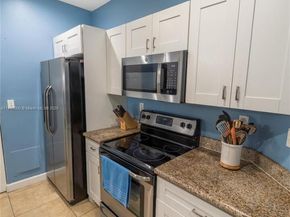983 NE 42nd Pl, Homestead FL 33033