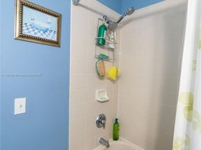 983 NE 42nd Pl, Homestead FL 33033