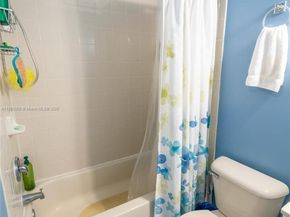 983 NE 42nd Pl, Homestead FL 33033
