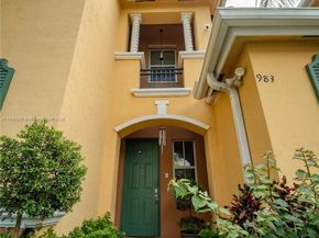 983 NE 42nd Pl, Homestead FL 33033