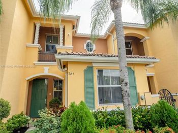 983 NE 42nd Pl