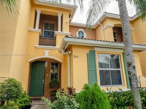 983 NE 42nd Pl, Homestead FL 33033