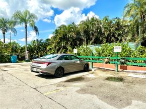 8990 S Hollybrook Blvd 108, Pembroke Pines FL 33025