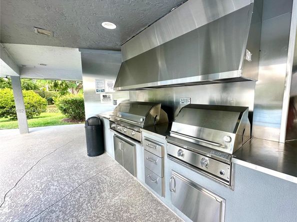 8990 S Hollybrook Blvd 108, Pembroke Pines FL 33025