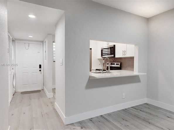 15805 W Waterside Cir 202, Sunrise FL 33326