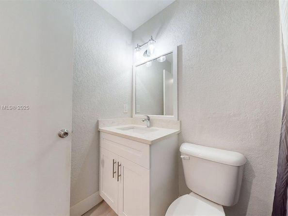15805 W Waterside Cir 202, Sunrise FL 33326