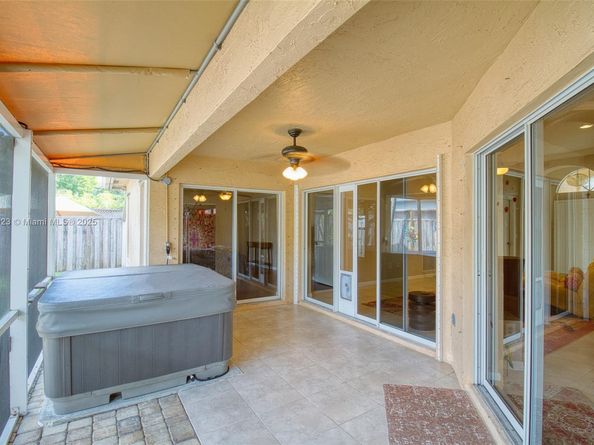 1383 NE 27th St, Pompano Beach FL 33064