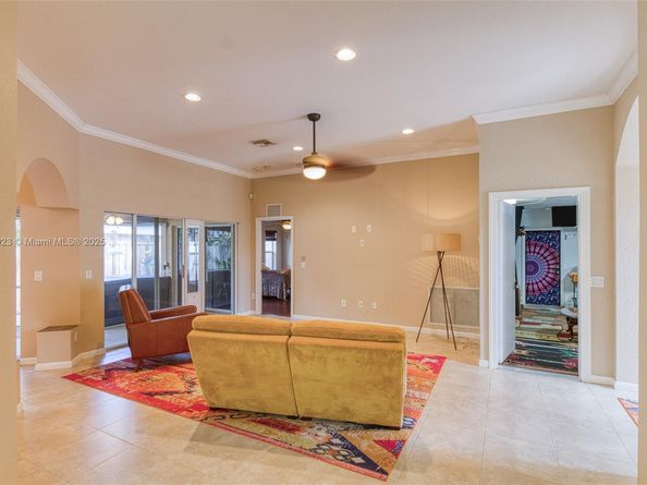 1383 NE 27th St, Pompano Beach FL 33064