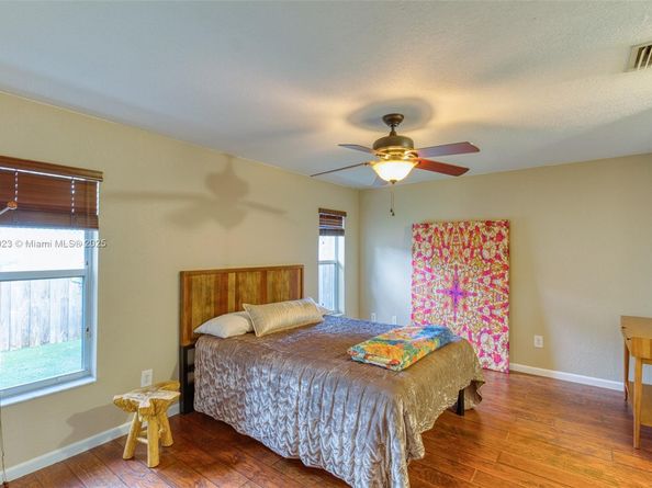 1383 NE 27th St, Pompano Beach FL 33064