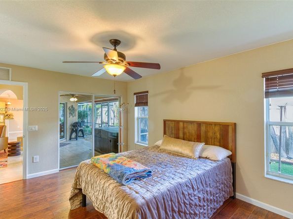 1383 NE 27th St, Pompano Beach FL 33064