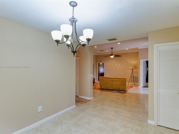 1383 NE 27th St, Pompano Beach FL 33064