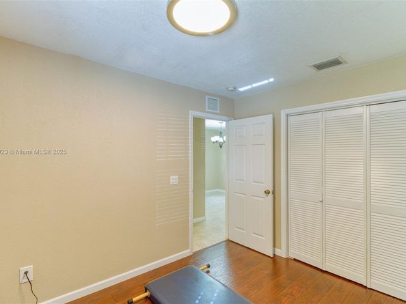 1383 NE 27th St, Pompano Beach FL 33064