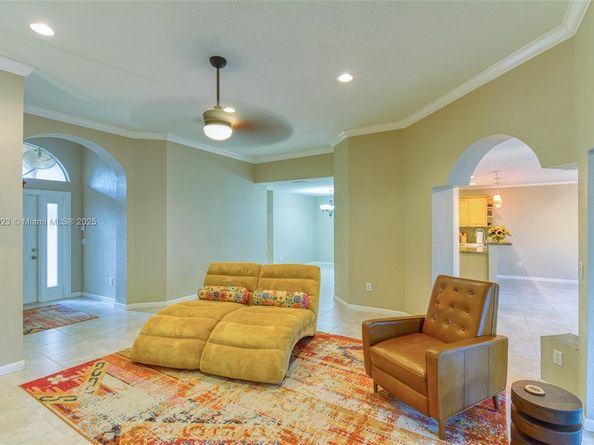 1383 NE 27th St, Pompano Beach FL 33064