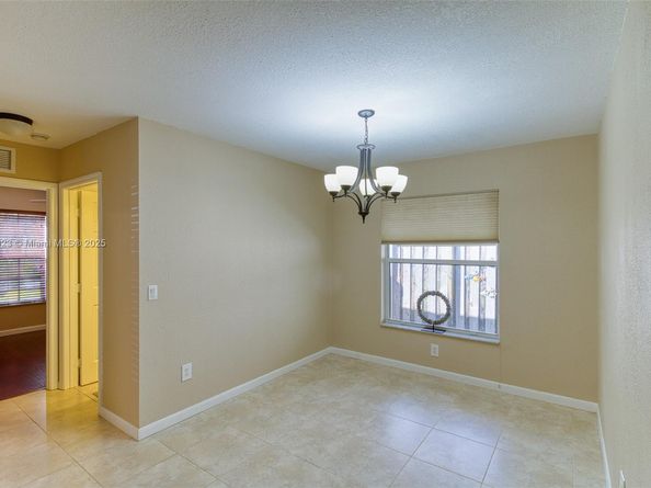 1383 NE 27th St, Pompano Beach FL 33064