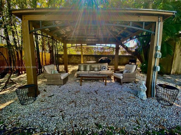 1420 SW 33rd Ct, Fort Lauderdale FL 33315