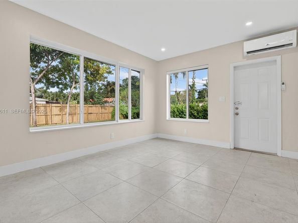 1979 NE 176th St, North Miami Beach FL 33162