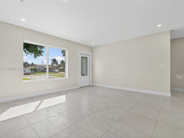 1979 NE 176th St, North Miami Beach FL 33162