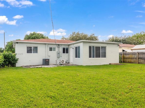 1979 NE 176th St, North Miami Beach FL 33162