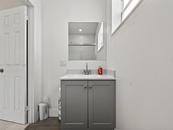 1979 NE 176th St, North Miami Beach FL 33162