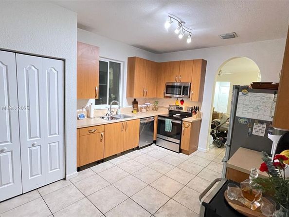 3772 NE 9th Ct, Homestead FL 33033