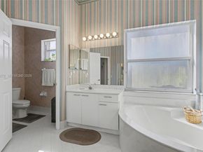 15842 NW 10th St, Pembroke Pines FL 33028