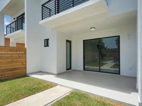 3024 SW 16th Ter 3024, Miami FL 33145