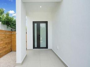 3024 SW 16th Ter 3024, Miami FL 33145