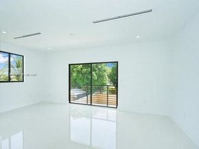 3024 SW 16th Ter 3024, Miami FL 33145